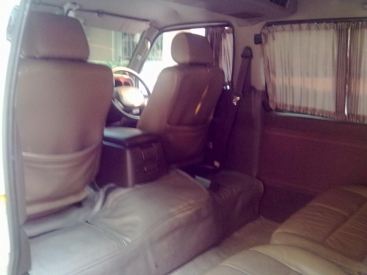 รถตู้ TOYOTA Grand Wagon รถตู้ TOYOTA Grand Wagon