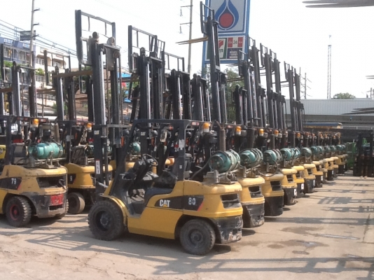 ขายรถยก CATTERPILLAR ยก 2.5 ตัน เสาสูง 3-5 เมตร เกียร์ออโต้ เครื่องเบนซินติดแก๊ส