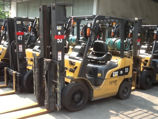ขายรถยก CATTERPILLAR ยก 2.5 ตัน เสาสูง 3-5 เมตร เกียร์ออโต้ เครื่องเบนซินติดแก๊ส
