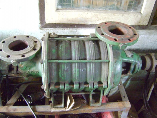 ปั๊มน้ำ 5 ใบพัด สภาพดี พร้อมใช้งาน