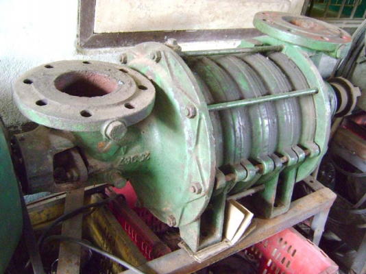 ปั๊มน้ำ 5 ใบพัด สภาพดี พร้อมใช้งาน