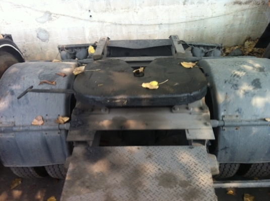 ขายหัวลาก 6 ล้อ Nissan UD 220 แรง ปี 2010(วิ่งน้อย)