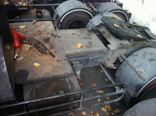 ขายหัวลาก 6 ล้อ Nissan UD 220 แรง ปี 2010(วิ่งน้อย)