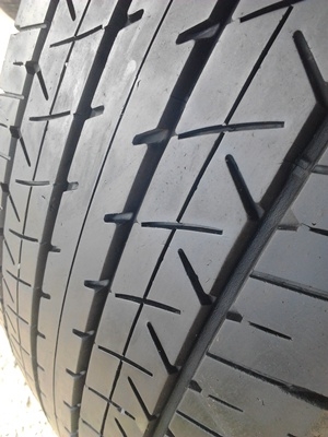 ขายยาง215/60/16 ปี 10 BRIDERTONE TURANZA ER33 1 ชุด   ราคา :  2,400.00  บาท