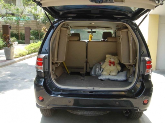 ขายรถบ้าน toyota tortuner 2.7 V ปี06 ไมล์แท้สามหมื่นกิโลเมตร ขาย760,000บาท