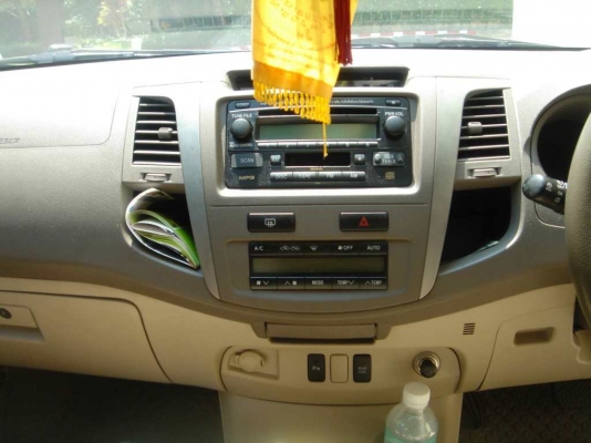 ขายรถบ้าน toyota tortuner 2.7 V ปี06 ไมล์แท้สามหมื่นกิโลเมตร ขาย760,000บาท