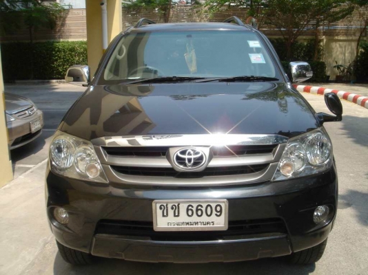 ขายรถบ้าน toyota tortuner 2.7 V ปี06 ไมล์แท้สามหมื่นกิโลเมตร ขาย760,000บาท