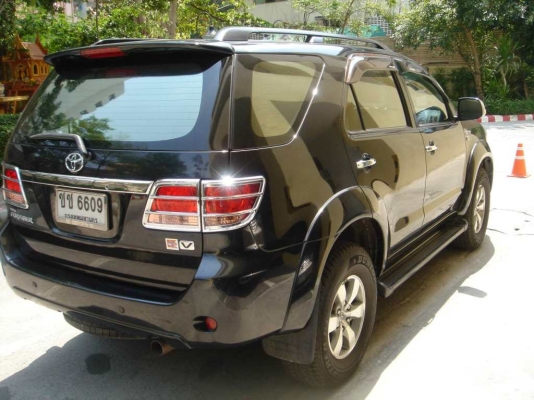 ขายรถบ้าน toyota tortuner 2.7 V ปี06 ไมล์แท้สามหมื่นกิโลเมตร ขาย760,000บาท