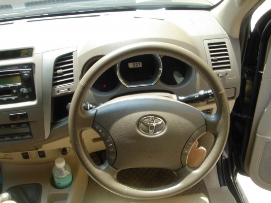 ขายรถบ้าน toyota tortuner 2.7 V ปี06 ไมล์แท้สามหมื่นกิโลเมตร ขาย760,000บาท