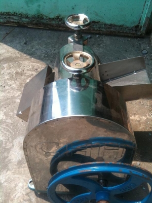 เครื่องคั้นน้ำอ้อย มือสอง ใหม่กริ๊บ  ส่งฟรี ทั่วประเทศ