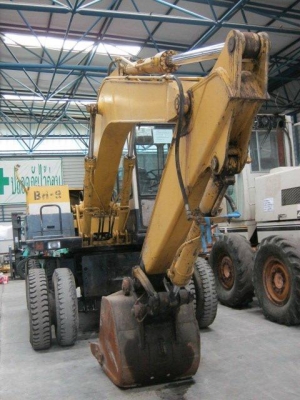 ขายรถขุดล้อยาง Komatsu PW100-3 ปี 2000 สภาพพร้อมใช้งานค่ะ สนใจติดต่อเจี๊ยบได้ค่ะ ที่ 087-3310254 ค่ะ ขายรถขุดล้อยาง Komatsu PW100-3 ปี 2000 สภาพพร้อมใช้งานค่ะ สนใจติดต่อเจี๊ยบได้ค่ะ ที่ 087-3310254 ค่ะ