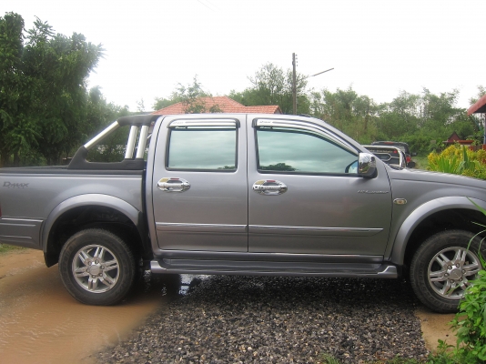 ISUZU Dmax 4 ประตู