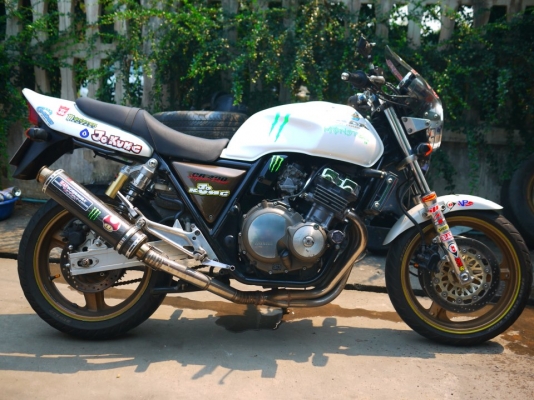 ขาย Superfour ปี 93 inv เสียสรรพสารมิตรแล้ว 75000 พร้อมของแต่งและรับประกันเครื่อง