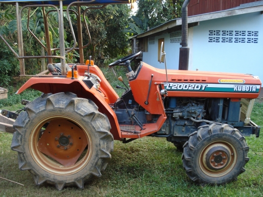 รถไถkubota L2002 2เพลา พร้อมผานและจอบ รถไถkubota L2002 2เพลา พร้อมผานและจอบ