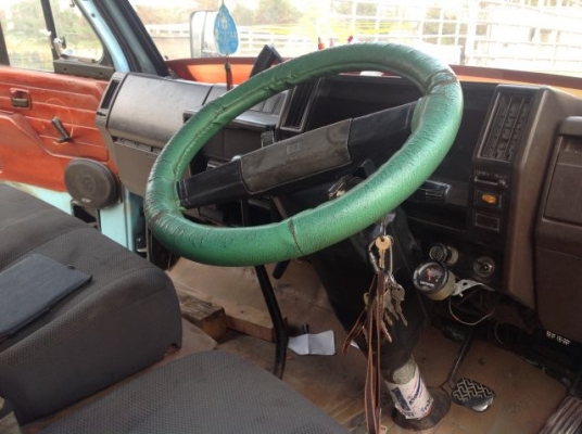 ขายด่วน!! NKR110 รถห้างแท้ รถเดิมสวยพร้อมใช้งาน