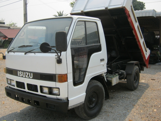 ขาย 4ล้อดั้ม NKR 100 แรงม้าพร้อมใช้งาน