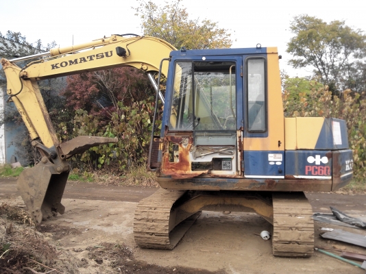 PC60-5-21615รถขุดKOMATSUรถจอดที่(CSนวนคร)แล้วครับ
