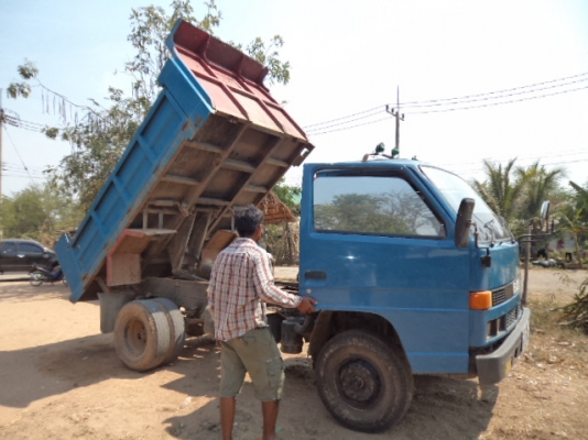 ขายรถอีซูซุ6ล้อNPRดั้ม115แรง พวงมาลัยเพาเวอร์  ราคาถูกๆๆๆๆ