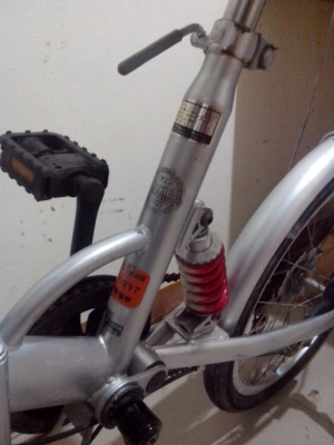 ขายจักรยานพับญี่ปุ่น มือสองครับ ถูกๆแบ่งกันใช้ครับ มีเกียร์ มีโช๊คหลัง อุปกรณ์ชิ้นส่วนครบครับ สภาพดี(ตามรูป) ขายจักรยานพับญี่ปุ่น มือสองครับ ถูกๆแบ่งกันใช้ครับ มีเกียร์ มีโช๊คหลัง อุปกรณ์ชิ้นส่วนครบครับ สภาพดี(ตามรูป)