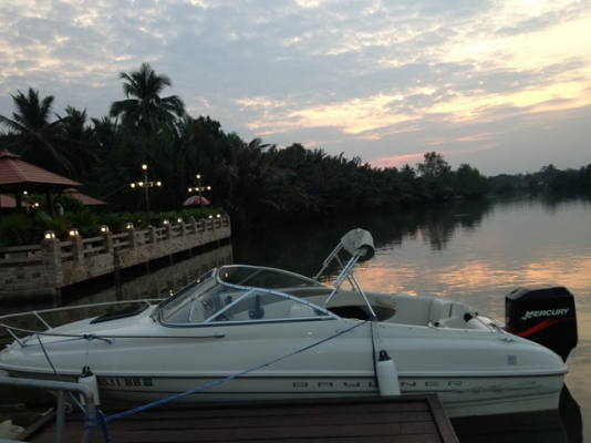 ลดอีกแล้ว ขายเรือ Speedboat Bayliner 18 ฟุต พร้อมเครื่อง 125 แรง   สนใจจริง โทรมา ต่อรองได้เลย  ต้องการขายด่วน อย่างแรง