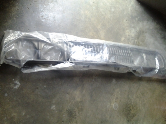 กระจังหน้า datsun 620