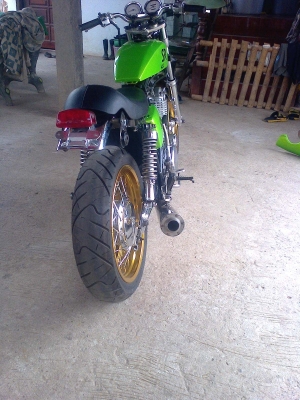 ขาย yamaha sr400 อินวอย เครื่องดีคับ สภาพตามรูปเลยครับ พร้อมอะไหล่คาเฟ่ ต่อรองได้ครับ