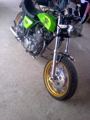 ขาย yamaha sr400 อินวอย เครื่องดีคับ สภาพตามรูปเลยครับ พร้อมอะไหล่คาเฟ่ ต่อรองได้ครับ