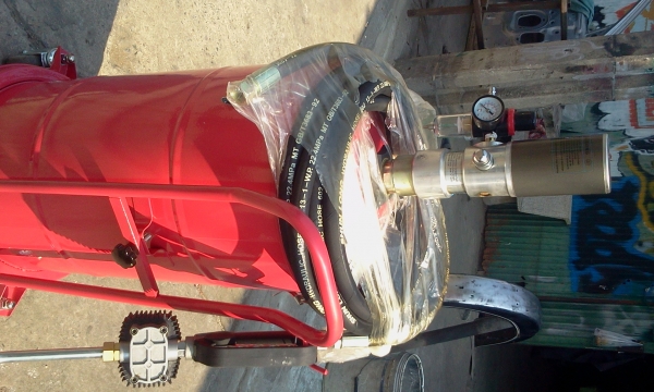 เครื่องอัดจารบีด้วยแรงดันลมใหม่100\%