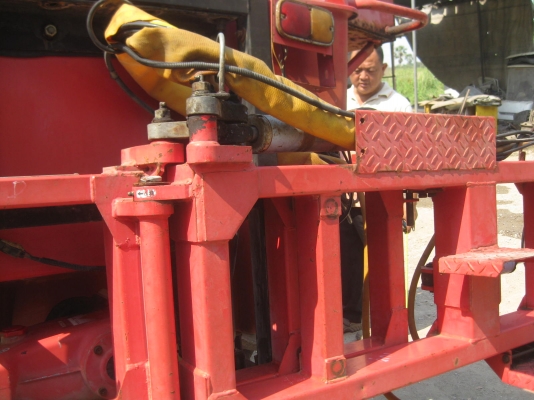 ขายอุปกรณ์ฉีดพ่นยาติดรถขนาด800ลิตร ขายอุปกรณ์ฉีดพ่นยาติดรถขนาด800ลิตร