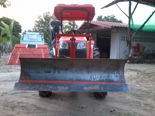 ขายรถไถนา L3408DI โฉม L3608 (ปรับโฉมจากโรงงานครับ) พร้อมอุปกรณ์ ดันหน้า ผานพรวน 226 ตราช้างพร้อมคราด รถ 986 ชม. เจ้าของขายเอง ต่อรองกันได้ครับ