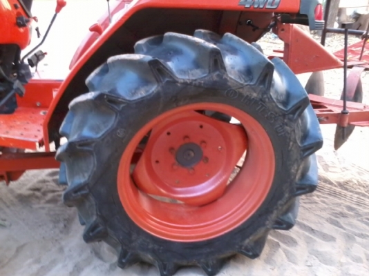 ขายรถไถนา L3408DI โฉม L3608 (ปรับโฉมจากโรงงานครับ) พร้อมอุปกรณ์ ดันหน้า ผานพรวน 226 ตราช้างพร้อมคราด รถ 986 ชม. เจ้าของขายเอง ต่อรองกันได้ครับ