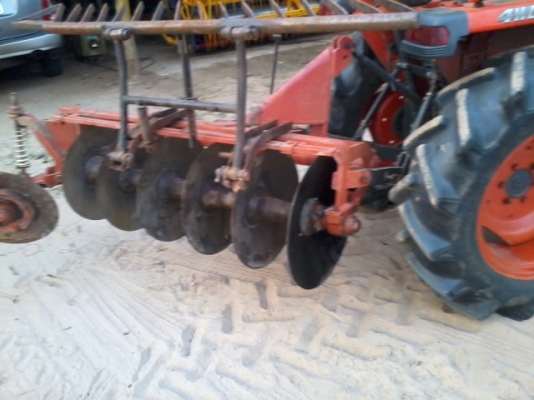 ขายรถไถนา L3408DI โฉม L3608 (ปรับโฉมจากโรงงานครับ) พร้อมอุปกรณ์ ดันหน้า ผานพรวน 226 ตราช้างพร้อมคราด รถ 986 ชม. เจ้าของขายเอง ต่อรองกันได้ครับ