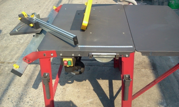 โต๊ะเลื่อยวงเดือนไฟฟ้าปรับองศาเลื่อยได้