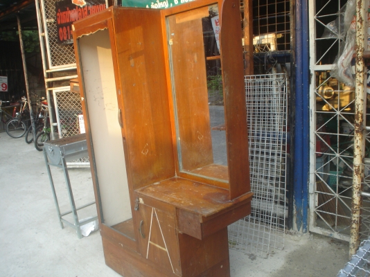 ตู้ไม้สัก  พร้อมกระจก  ไม้แผ่นหนาเต็ม ตามรูป  ราคา3800บาท