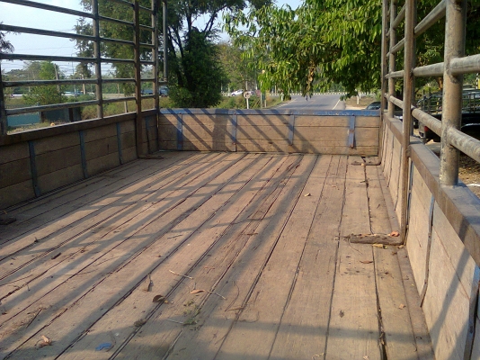 ขายรถหกล้อติดเครน 3 ตัน 3 ปอก เครนยี่ห้อ HIAB รถยี่ห้อ ISUZU NPR-115 แรง เครื่อง 4BD-1