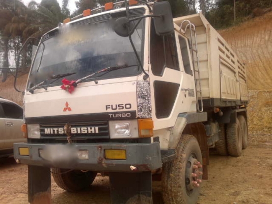 รถมิตซู 10 ล้อดั๊ม FN527   220 แรงม้า   สนใจติดต่อ 081 - 6079515