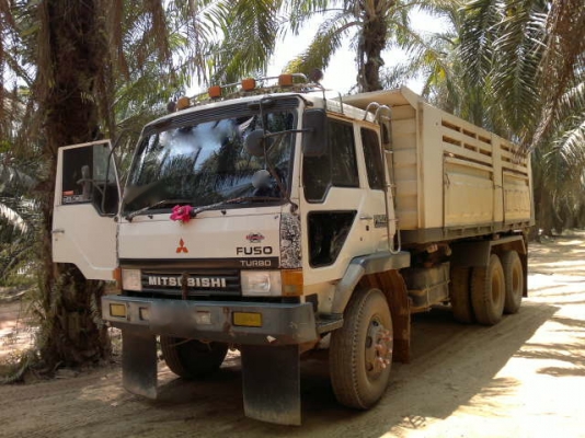 รถมิตซู 10 ล้อดั๊ม FN527   220 แรงม้า   สนใจติดต่อ 081 - 6079515