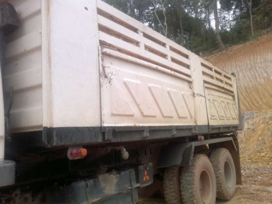 รถมิตซู 10 ล้อดั๊ม FN527   220 แรงม้า   สนใจติดต่อ 081 - 6079515