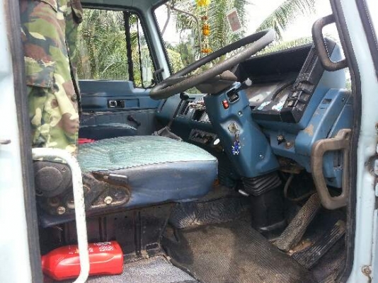 รถอิซูซุ 10 ล้อ รั่ว  FVZ 195  แรงม้า  ( 2 เพลา )  สนใจติดต่อ 081 - 6079515