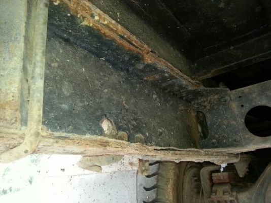 รถอิซูซุ 10 ล้อ รั่ว  FVZ 195  แรงม้า  ( 2 เพลา )  สนใจติดต่อ 081 - 6079515