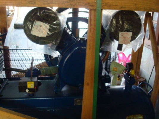 ปั๊มลม7.5 Hp. สองสูบ ถัง180 L.ของใหม่ขายถูก 0833554933