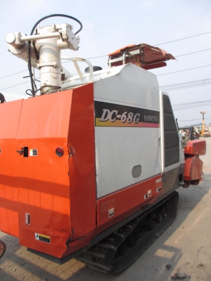มาแล้ว  รถเกี่ยวนวดข้าว KUBOTA  DC68G   คุณภาพเยี่ยม ช่วงล่างแน่น