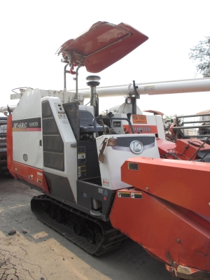 มาแล้ว  รถเกี่ยวนวดข้าว KUBOTA  DC68G   คุณภาพเยี่ยม ช่วงล่างแน่น