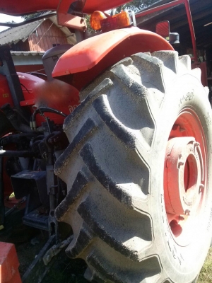 รถไถ KUBOTA M8540  2 เพลา.  ปี 54  ( รถสวย มากๆ. )  ,  ( รถทำงาน 1,8xx ชม. )     สนใจติดต่อ  081 - 6079515