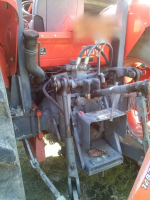 รถไถ KUBOTA M8540  2 เพลา.  ปี 54  ( รถสวย มากๆ. )  ,  ( รถทำงาน 1,8xx ชม. )     สนใจติดต่อ  081 - 6079515