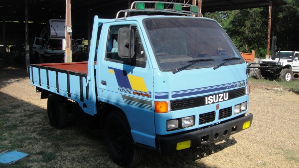 ดาวน์ 55000 ISUZU NKR 4ล้อ เครื่อง100แรง สภาพพร้อมใช้ ราคาถูก