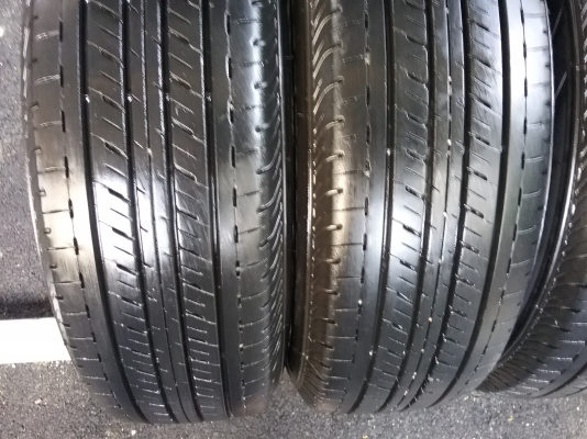 ยางBRIDGESTONE DURAVIS 215 70R16 ลงพื้นปลายปี2014 สภาพสวยมากๆไร้ที่ติ ดอกเยอะมากๆ