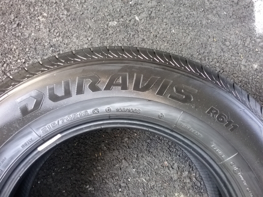 ยางBRIDGESTONE DURAVIS 215 70R16 ลงพื้นปลายปี2014 สภาพสวยมากๆไร้ที่ติ ดอกเยอะมากๆ