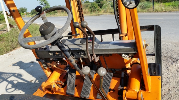 ขายด่วนรถยก TOYOTA 4FGยก2.5ตันเสาสูง3เมตรยางตัน4เส้นสวยๆรถนอกนำเข้ายังไม่เคยใช้งานในเมืองไทยเลย=รุ่นใหม่ขายถูกๆๆ