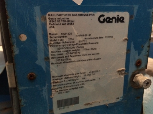 ลิฟต์กระเช้าสูง 9 เมตร Genie AWP-30S สภาพสวยนำเข้าจากญี่ปุ่น ราคาไม่แพง